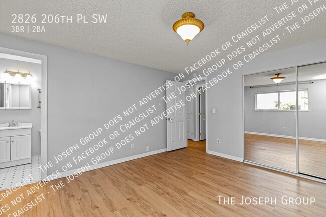 Building Photo - 2826 206th Pl SW