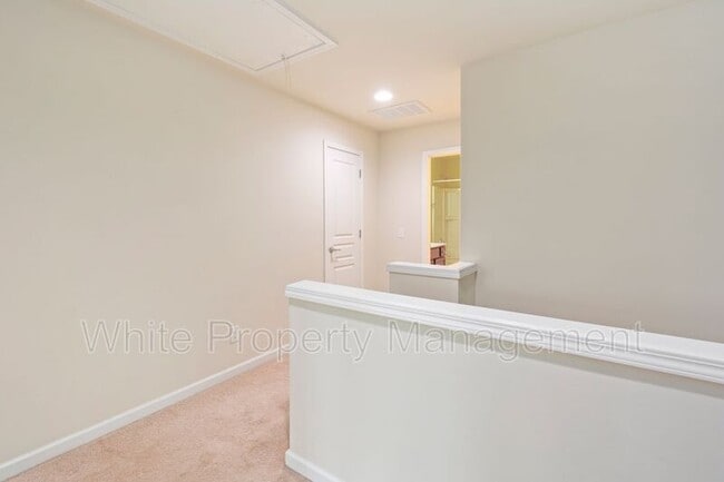 Building Photo - 15648 Canmore St