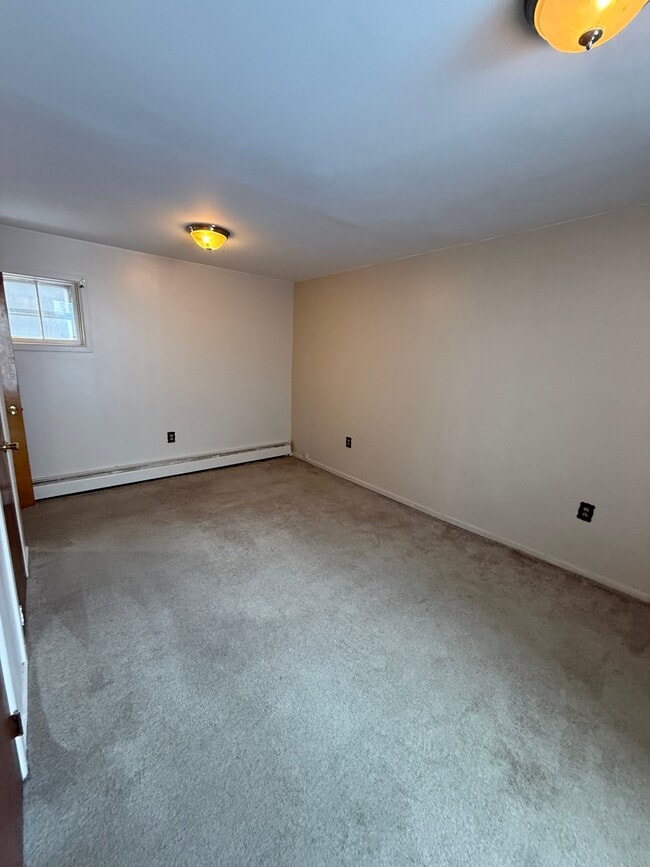 Building Photo - 1624 3rd Ave