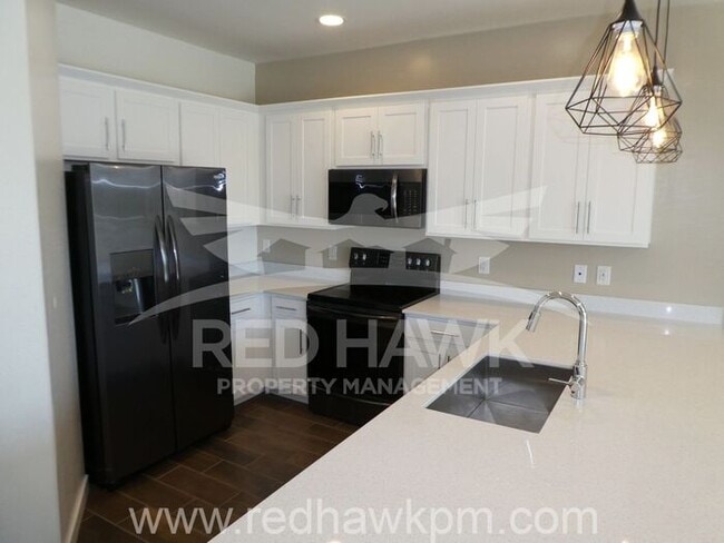 Building Photo - Gorgeous, Modern Three Bedroom, Two Bathro...
