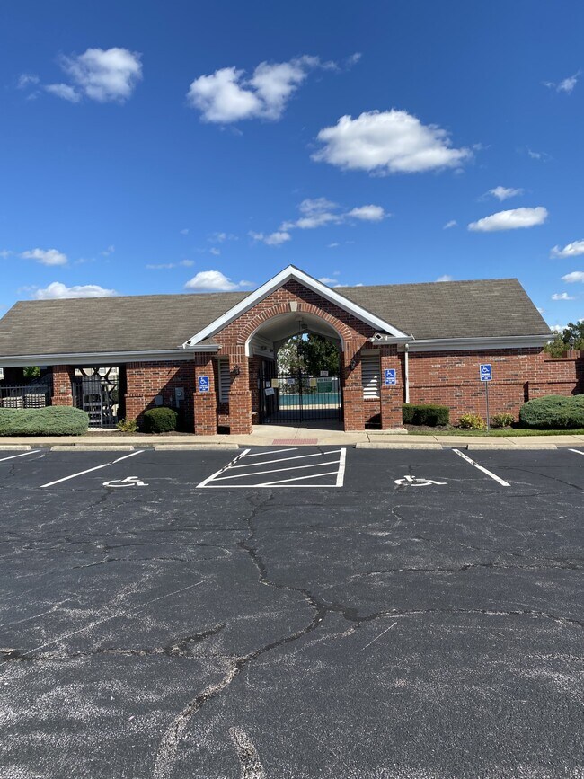 Building Photo - 6201 Spring River Dr