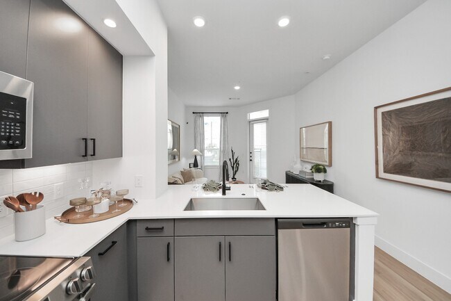 Building Photo - 15635 Memorial Dr