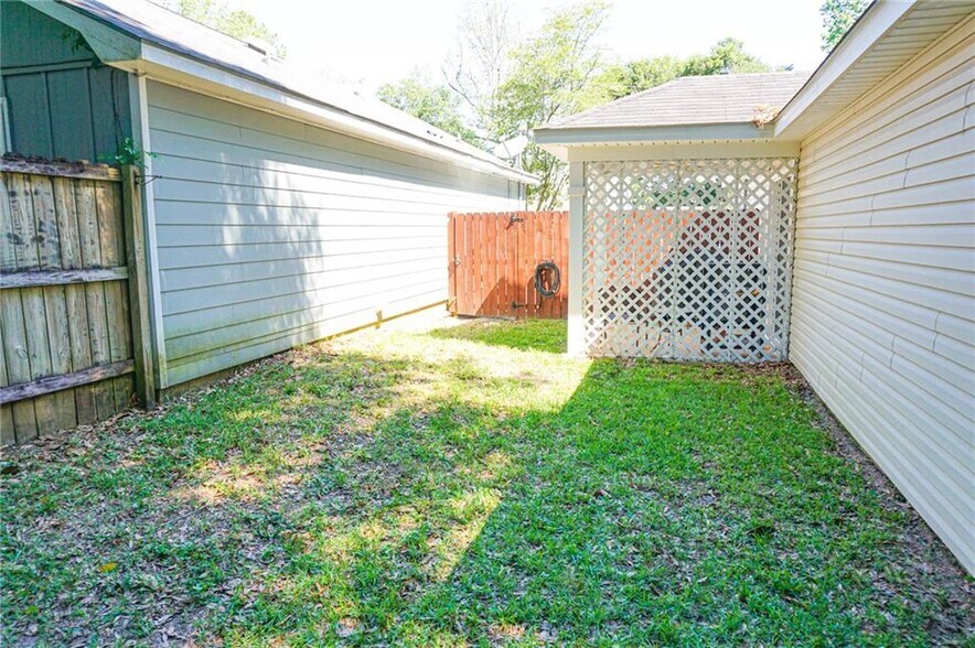 Building Photo - 6355 Burnham Wood Pl