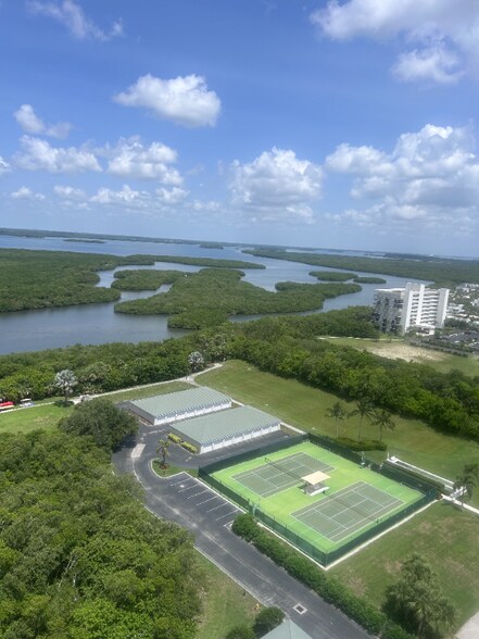 Building Photo - 5049 N Hwy A1A
