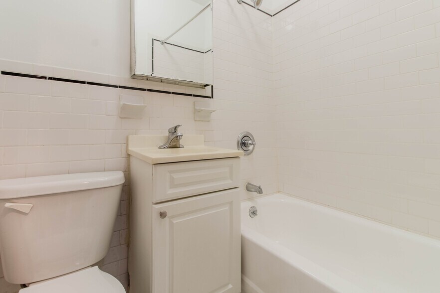 Building Photo - 321 E 51st St