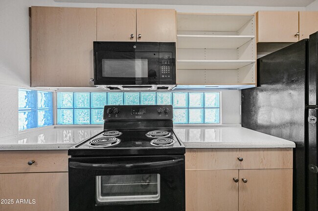 Building Photo - 3065 N 67th Ave