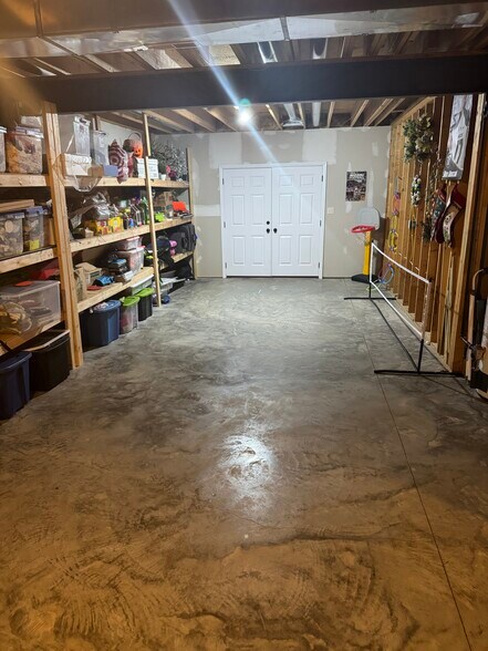 Building Photo - 1101 Dolly Varden