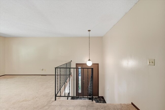 Building Photo - 419 Butler Ave E