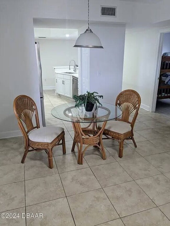 Building Photo - Ocean Front Fully Furnished