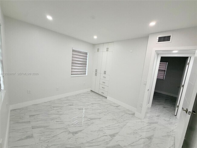 Building Photo - 3390 NW 50th St