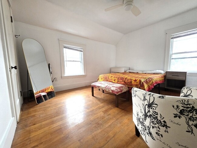 Building Photo - 1168 Grafton St