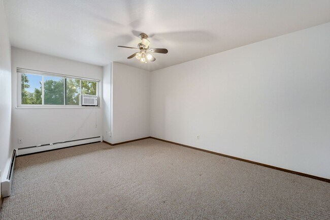 Building Photo - 745 Nyssa Dr