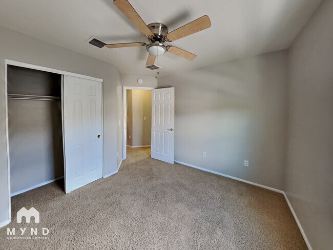 Building Photo - 5733 E Bellow Ln