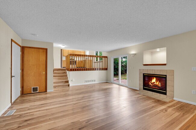 Building Photo - $2,895, 4 bed, 3 bath, located in Westmins...