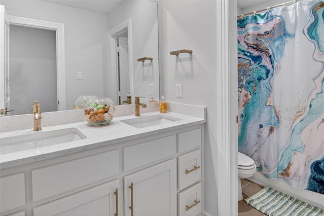 Building Photo - 14521 Walsh Ave