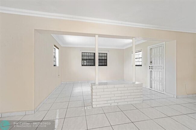 Building Photo - 4260 NW 173rd Dr