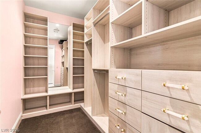 Building Photo - 804 Dragons Eye Dr