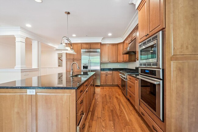 Building Photo - Incredible 4BR, 4.5BA Luxury Bethesda Home!!