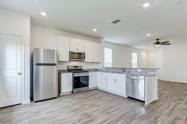 Building Photo - 17610 Calabash Dr