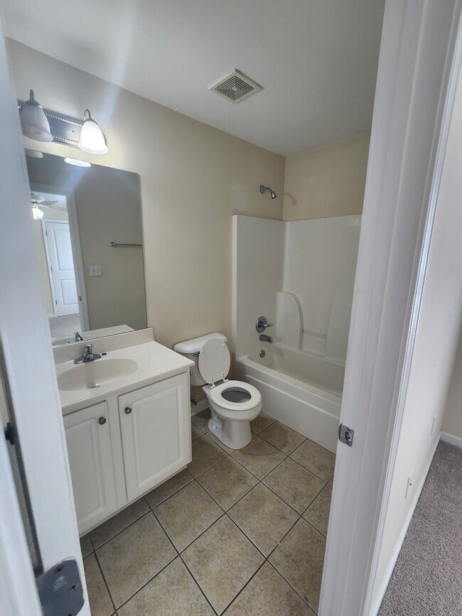 Building Photo - 130 Artisan Pl