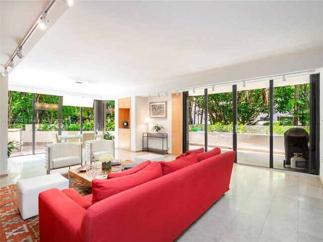 Building Photo - 101 Crandon Blvd