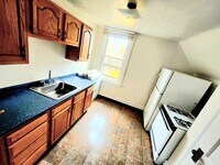 Building Photo - 44 Kendall Ave