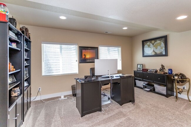 Building Photo - Immaculate 3-Story Home | Comfort, Space &...