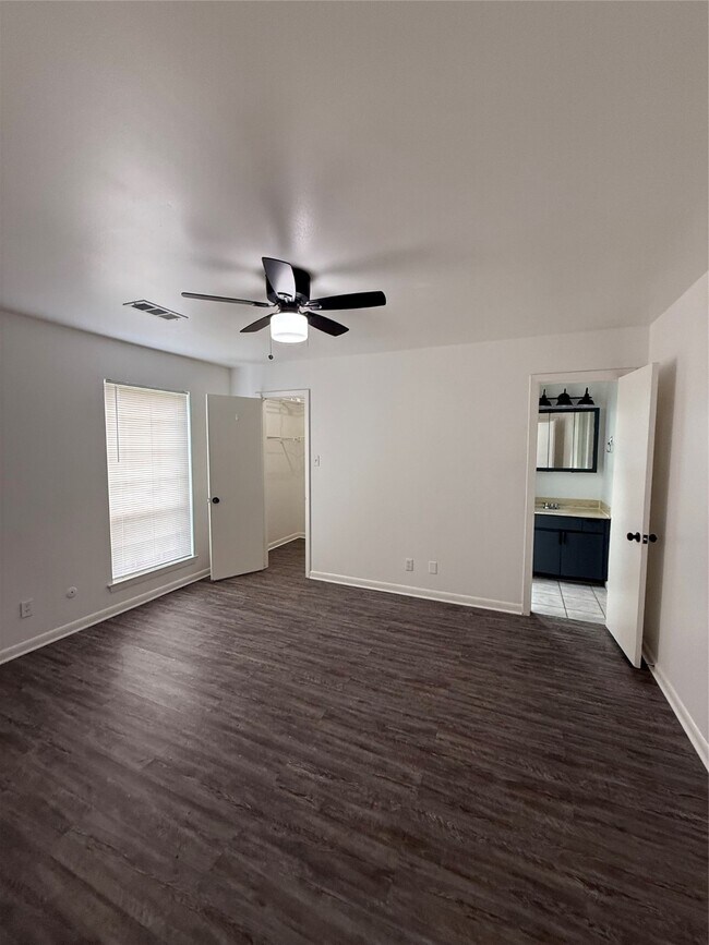 Building Photo - 13319 Forest Knoll St