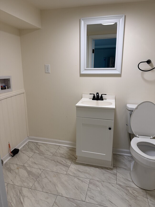 Building Photo - 113 E Addition St