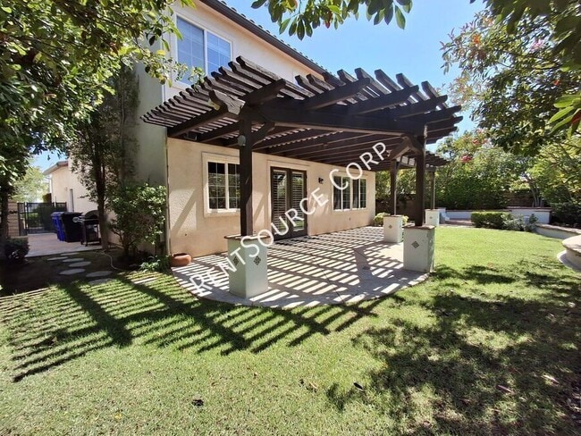 Building Photo - 24310 Las Palmas St