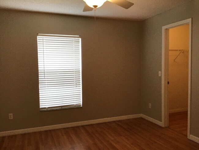 Building Photo - 914 Crystal Bay Ln