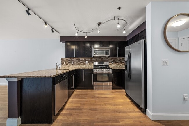 Building Photo - 5711 Jefferson St