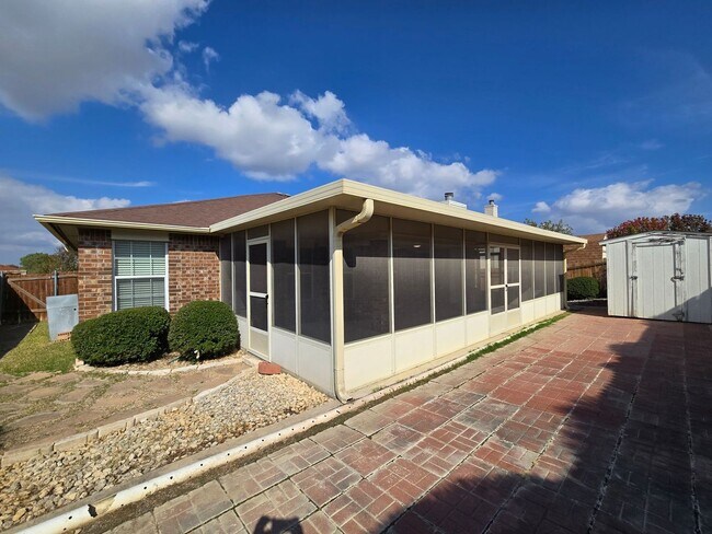 Building Photo - 5812 Durango Dr