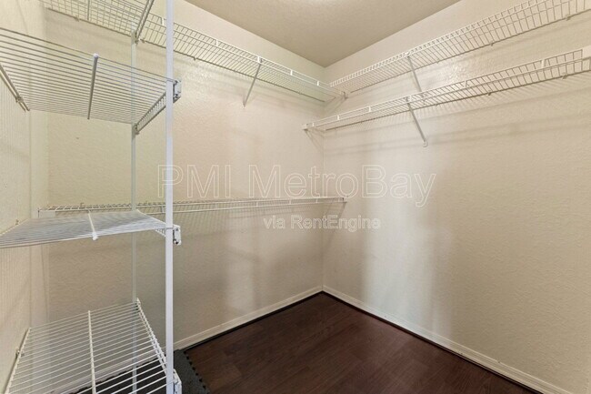 Building Photo - 5039 Sunridge Palms Dr