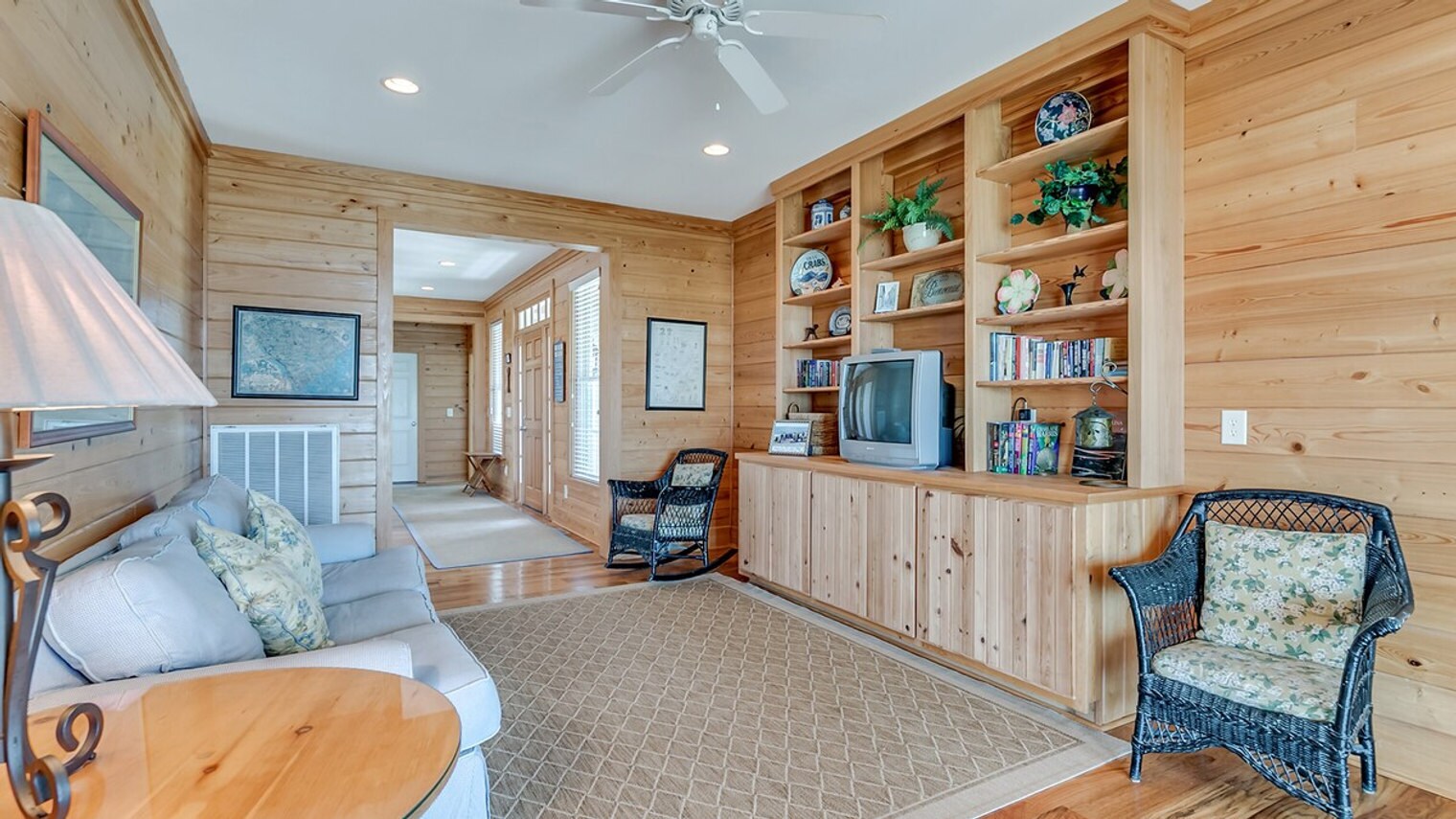 Building Photo - 630 Parker Dr