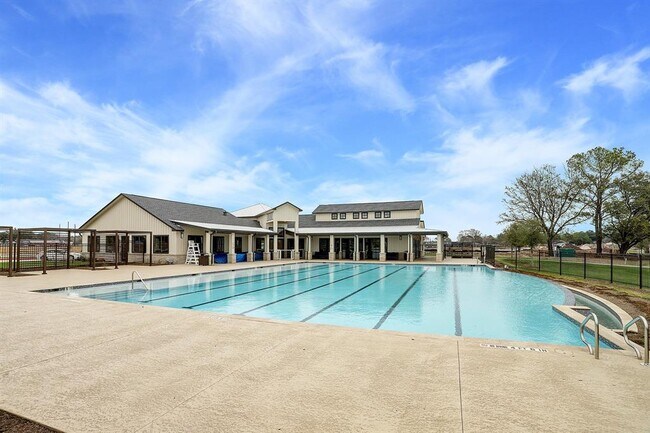 Building Photo - 9838 Magnolia Village Ln