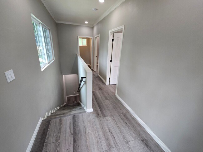 Building Photo - Fantastic 2 Bed, 2.5 Bath ADU unit in Sunn...
