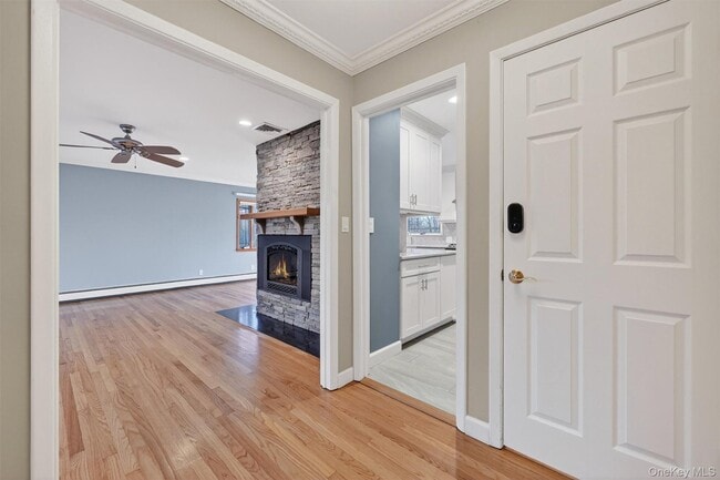 Building Photo - 350 Spring St