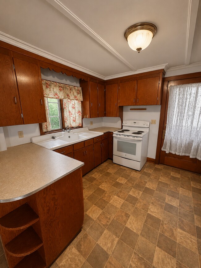 Building Photo - Spacious 4-Bedroom Home with Garage, Fenced Yard & Historic Character | Rochester, NH