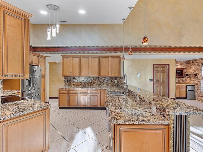 Building Photo - 931 SW 150th Ave