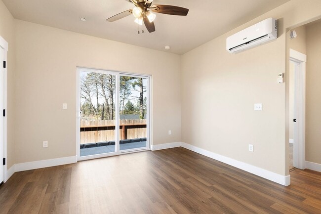 Building Photo - 6377 Oak Way