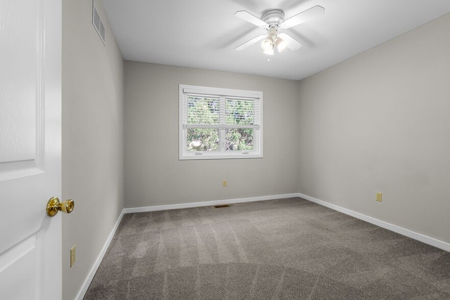 Building Photo - 363 Chickory Way