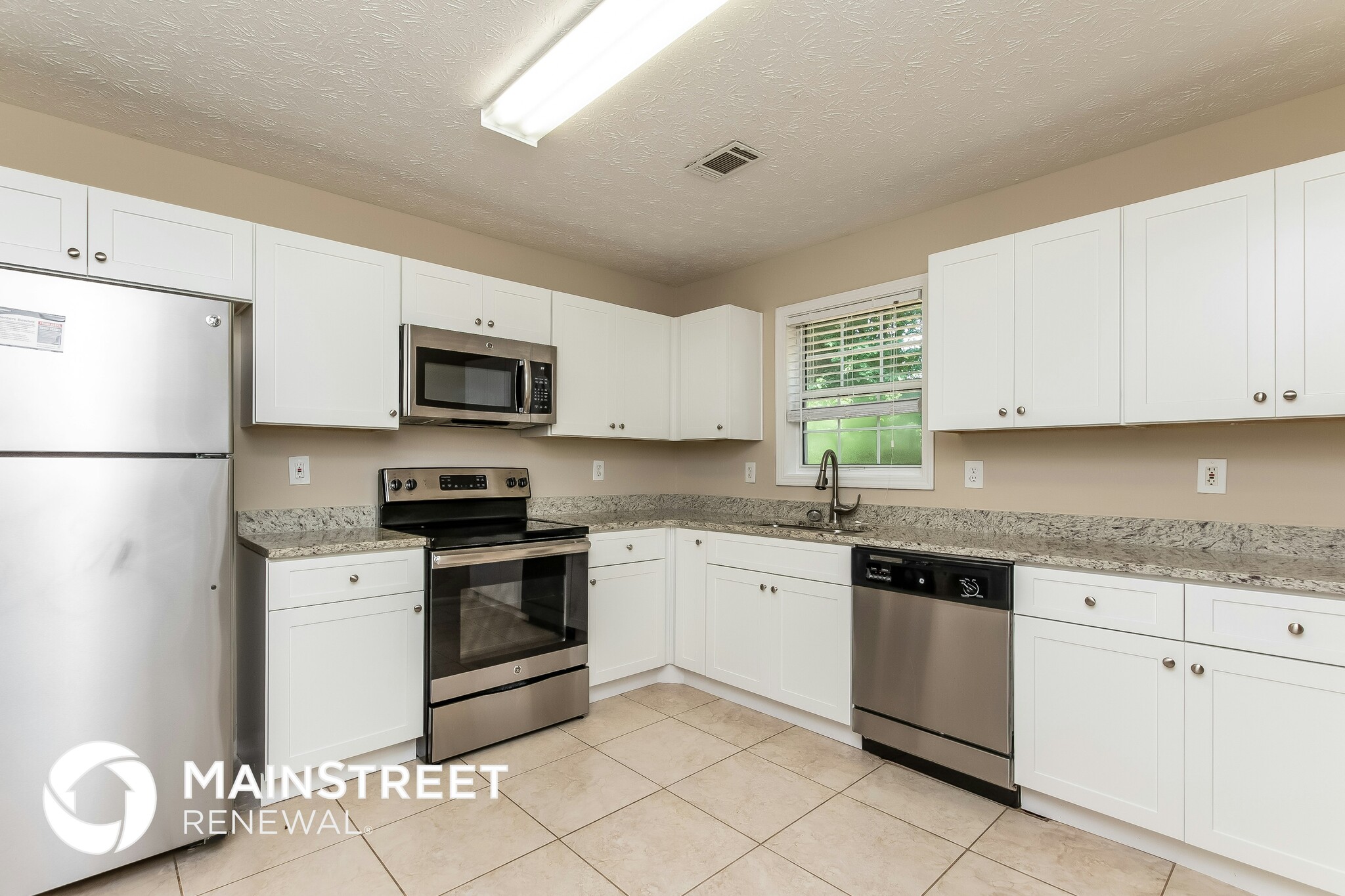 Building Photo - 2180 Castle Royale Dr