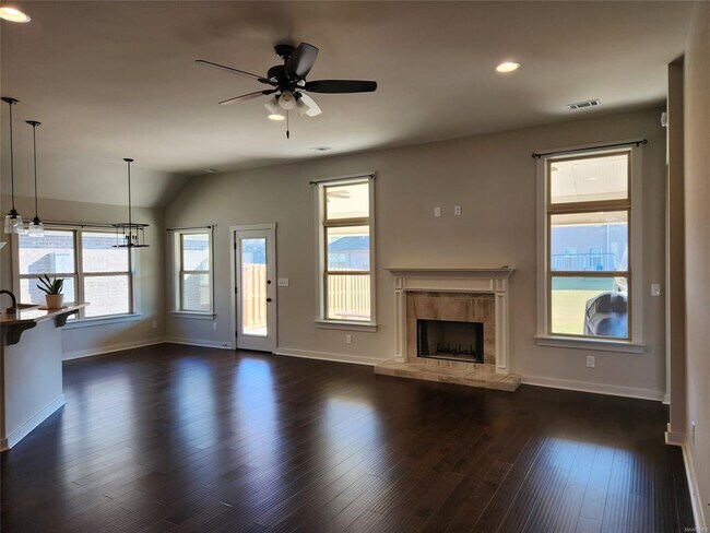 Building Photo - 292 Hedgefield Dr
