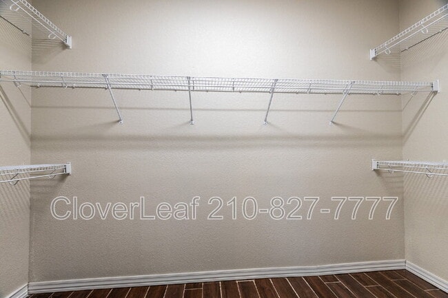 Building Photo - 213 Tumbleweed Run