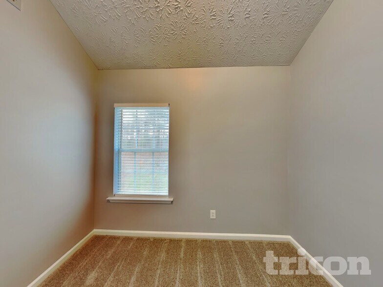 Building Photo - 803 Freedom Walk