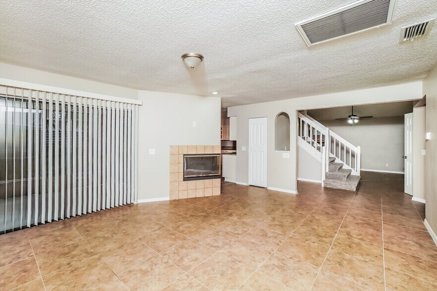 Building Photo - 15111 Craggy Cliff St