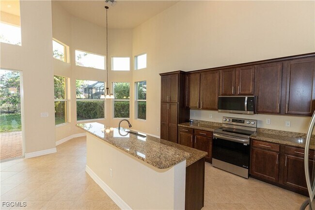 Building Photo - 11091 Sparkleberry Dr