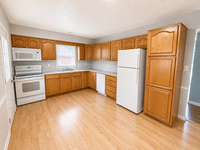 Building Photo - 5103 Mediterranean Ct