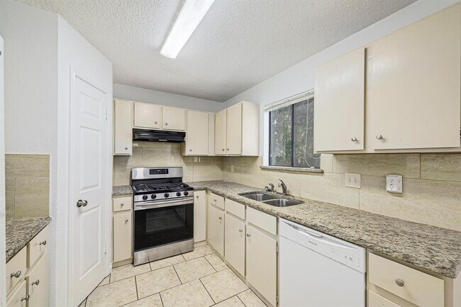 Building Photo - 1608 Morning Quail Dr
